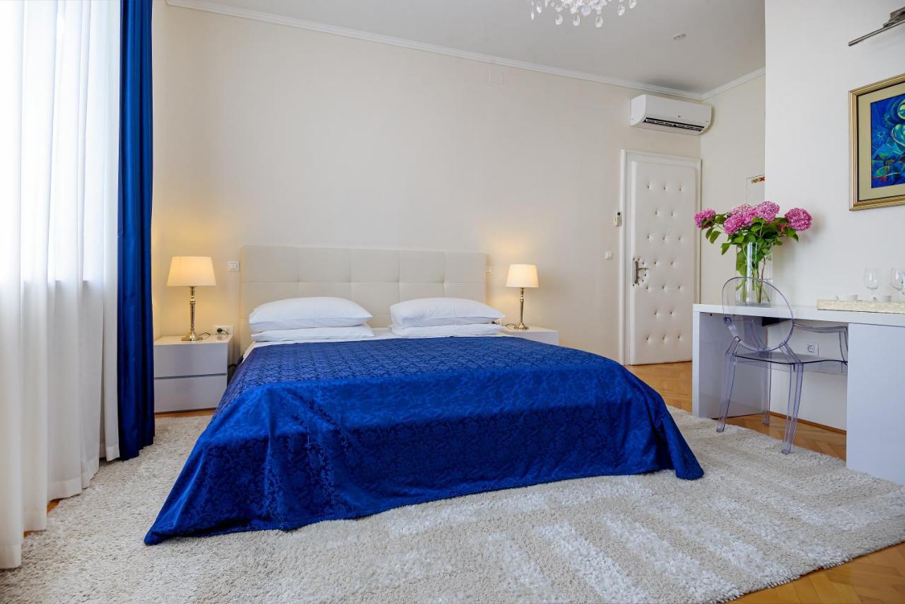 Palace Schoen Milesi - Esense Of Prestige - Private Pool - Free Parking - Old Money Style Luxury Rooms - Walking Distance To The Old Town, The Beach And All Amenities - Buralux Properties スプリト エクステリア 写真