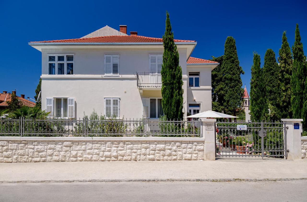 Palace Schoen Milesi - Esense Of Prestige - Private Pool - Free Parking - Old Money Style Luxury Rooms - Walking Distance To The Old Town, The Beach And All Amenities - Buralux Properties スプリト エクステリア 写真