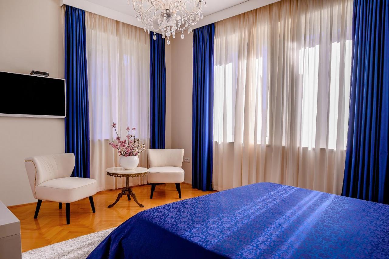 Palace Schoen Milesi - Esense Of Prestige - Private Pool - Free Parking - Old Money Style Luxury Rooms - Walking Distance To The Old Town, The Beach And All Amenities - Buralux Properties スプリト エクステリア 写真