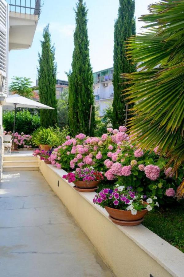 Palace Schoen Milesi - Esense Of Prestige - Private Pool - Free Parking - Old Money Style Luxury Rooms - Walking Distance To The Old Town, The Beach And All Amenities - Buralux Properties スプリト エクステリア 写真