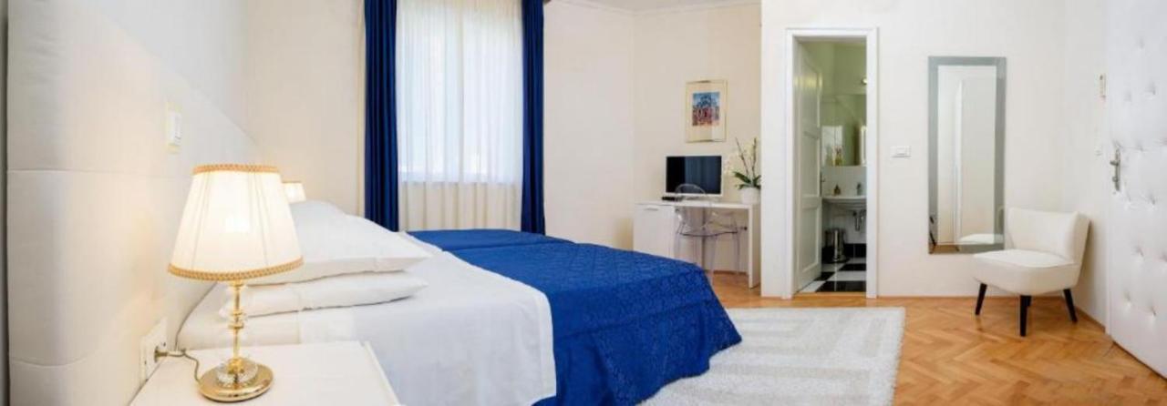 Palace Schoen Milesi - Esense Of Prestige - Private Pool - Free Parking - Old Money Style Luxury Rooms - Walking Distance To The Old Town, The Beach And All Amenities - Buralux Properties スプリト エクステリア 写真